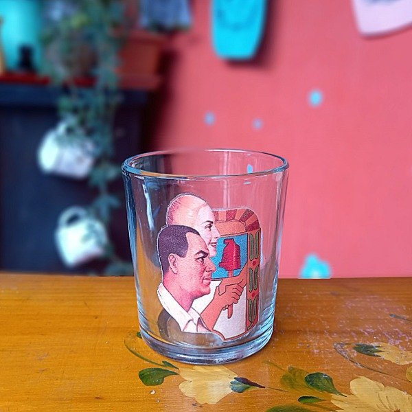 Producto - Perón, Evita y el escudo (vaso)