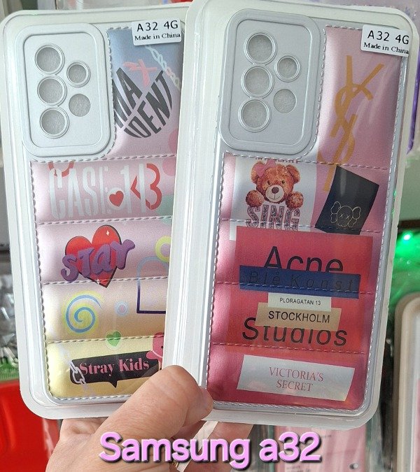 Producto - Fundas puffer diseño metalizadas. Samsung a32