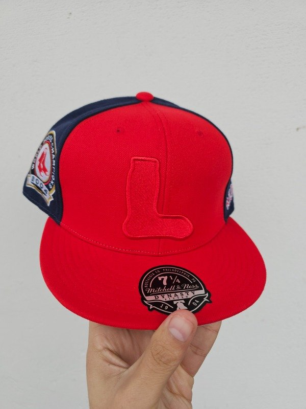 Gorra Boston Red Sox World Series 2004 Mitchell & Ness roja