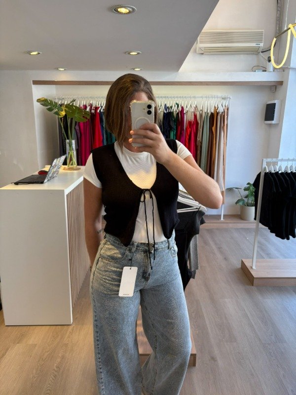 Producto - Chaleco CROP BLACK