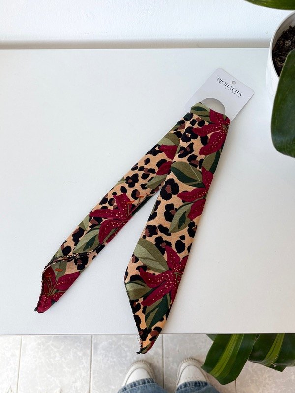 Producto - Pañuelos Flores rojas