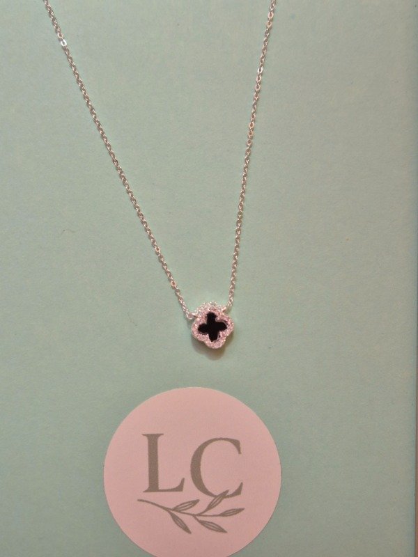 Producto - Collar mini trébol negro acero blanco