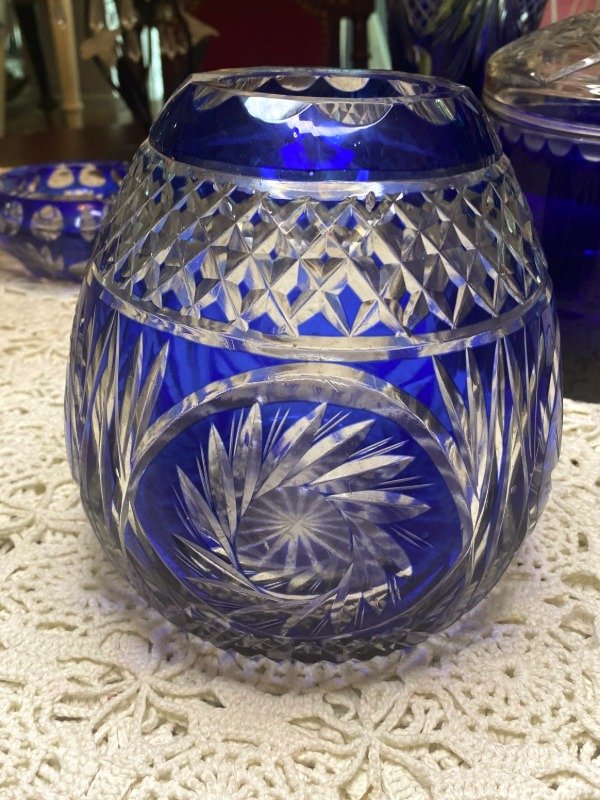 Producto - Jarro Florero De Cristal Tallado Azul 17cm