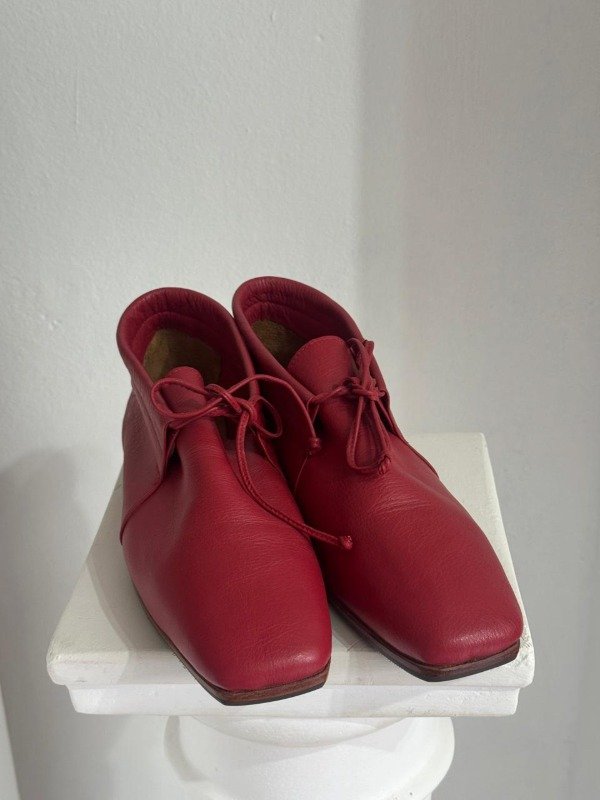 Producto - ACORDONADOS LAU DE CUERO ROJO
