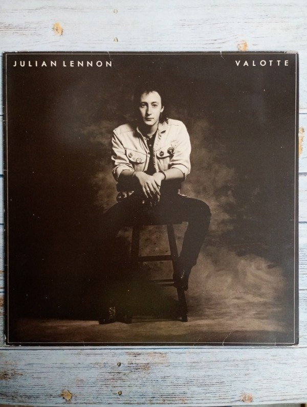 Producto - Julián Lennon Valotte