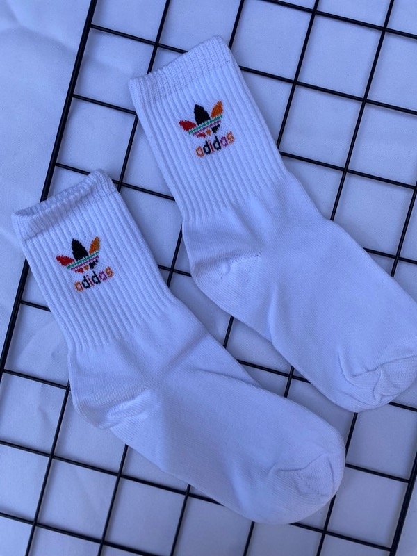 Producto - Medias 3/4, adidas blancas logo colores