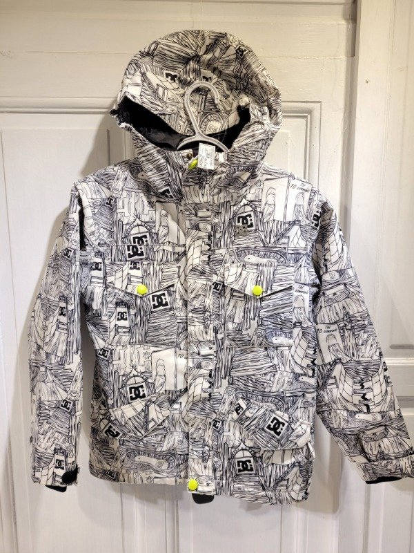 Producto - Campera de ski DC Con trampa de nieve Talle 12/14 años - PRECIO: 240X