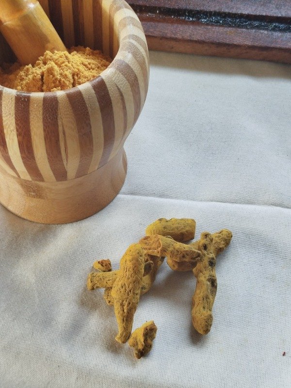 Producto - Curcuma entera deshidratada 100grs