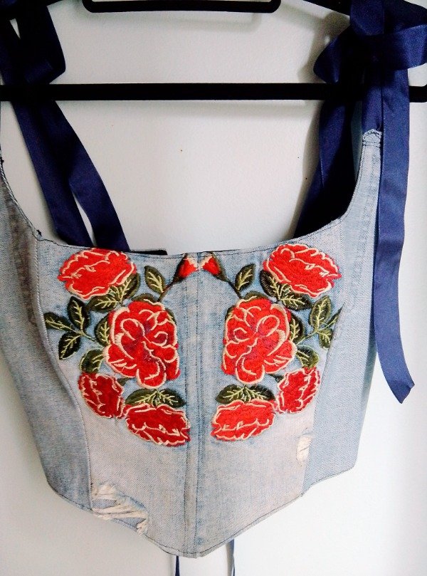 Producto - Corset de jeans con flores. Talle S