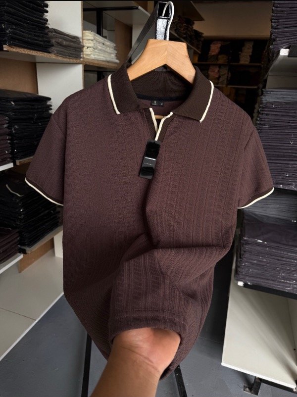 Producto - CHOMBA OLD MONEY CHOCO