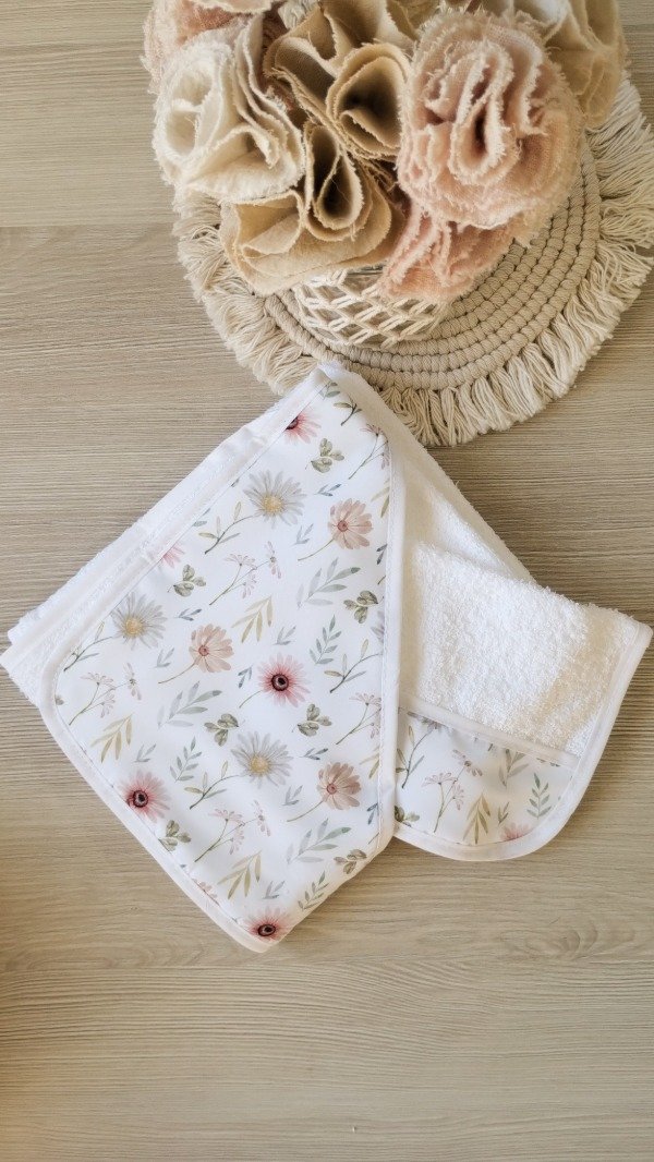 Producto - Toallón con babita PRIMAVERA