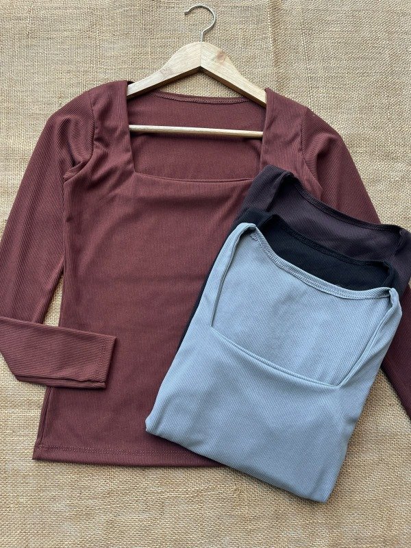 Producto - Camiseta cuello cuadrado