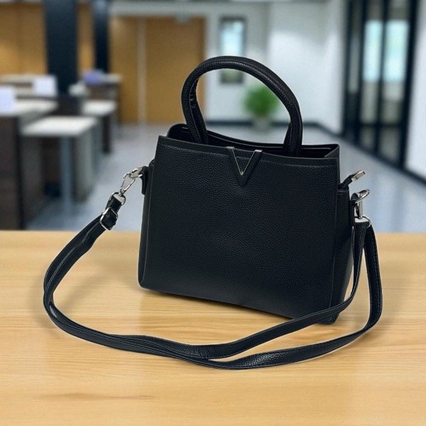 Producto - Cartera negra clásica con doble correa