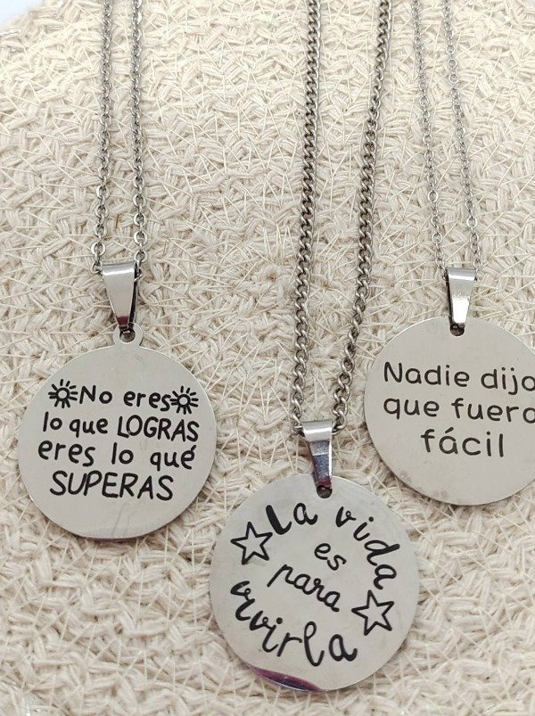 Producto - Dijes de Frases -" La vida es para vivirla "