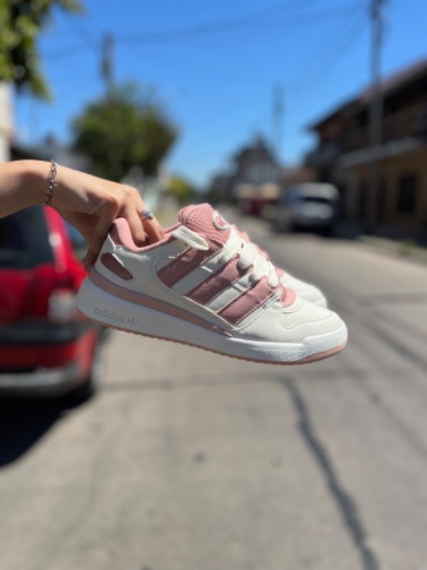 Producto - FORUM 00s pink