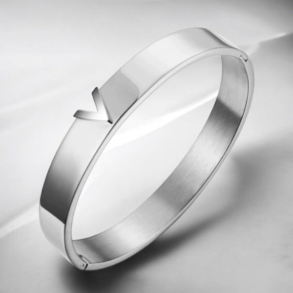 Producto - Pulsera esclava con letra V