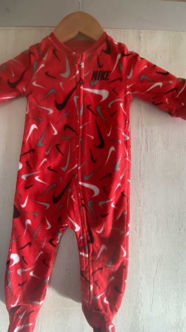Producto - Enterito polar NIKE /6 meses/