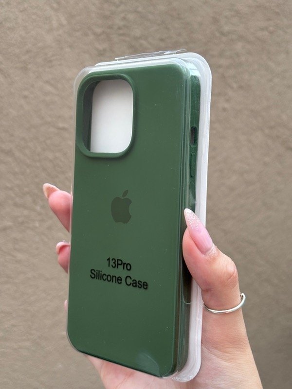 Producto - Silicone 13 pro verde oscuro