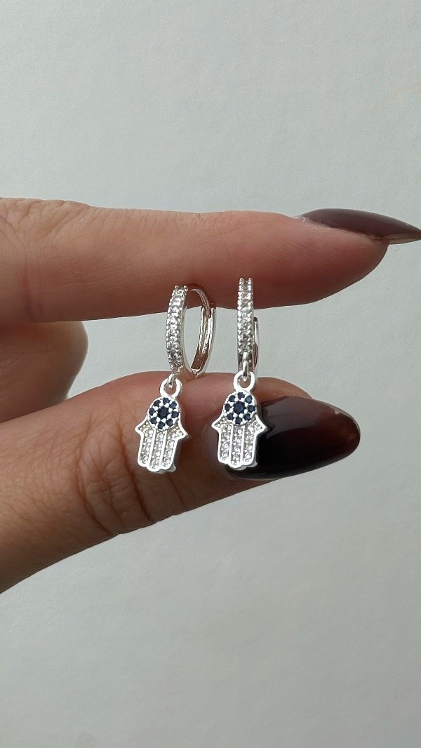 Producto - Argollas 13mm dije mano fatima azul ACERO BLANCO