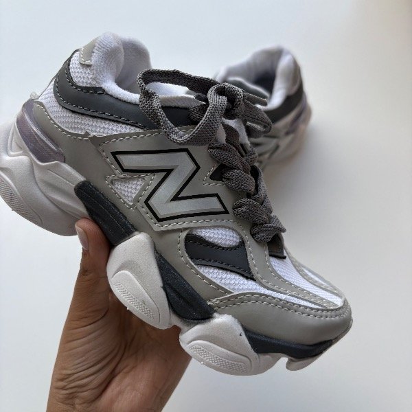 Producto - NB 9060 en color Gris con blanco 28 y 33 - 0