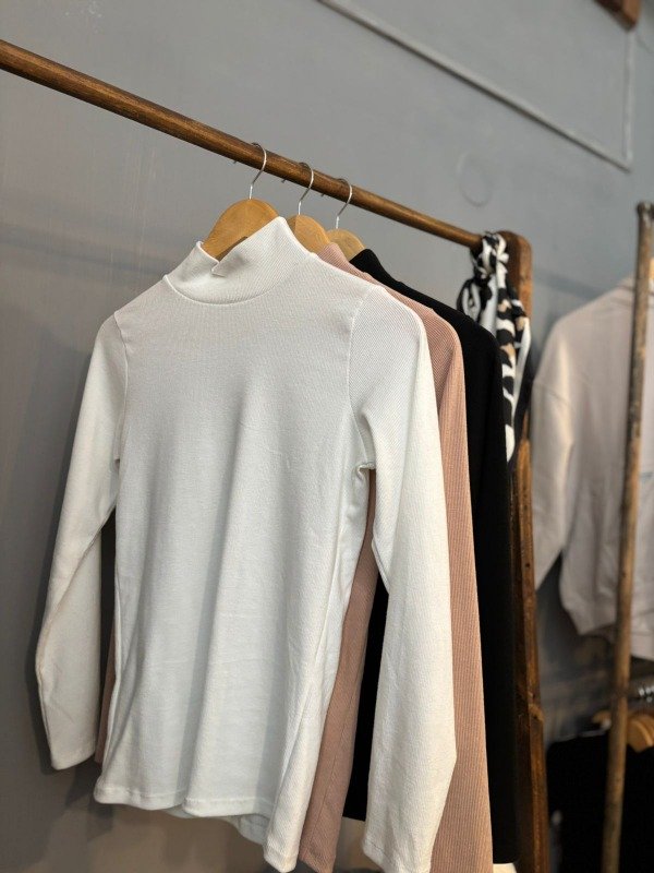 Producto - REMERA POLERA DE LANILLA