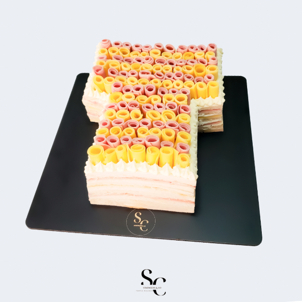 Producto - Torta Sándwich Letra Con Rollitos