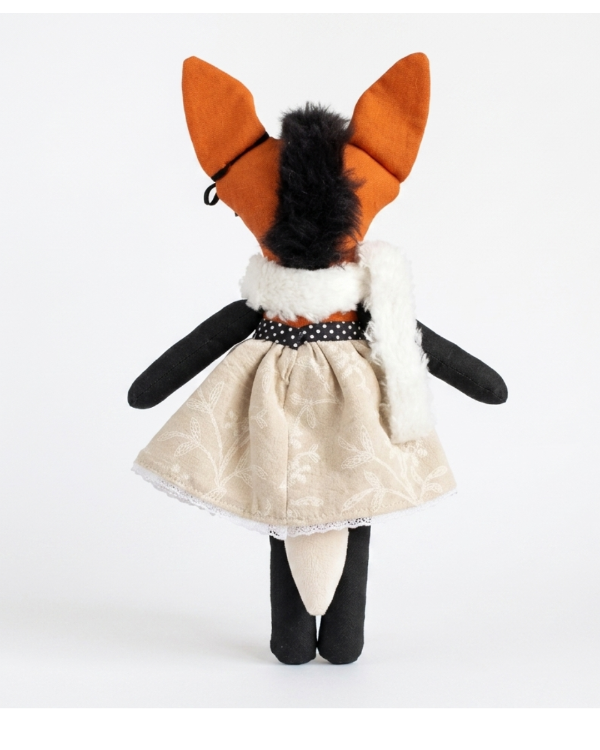 Producto - Muñeco de apego Aguará Guazú con vestido :: Compañero artesanal de tela - 2
