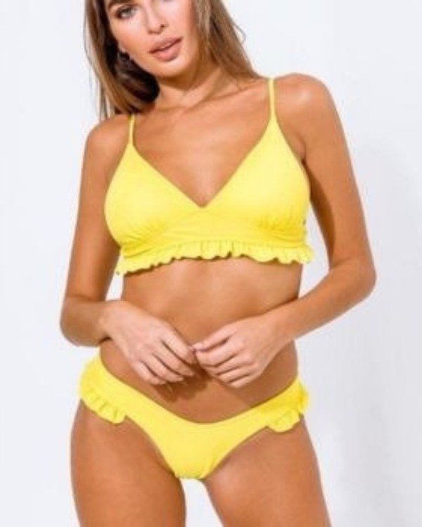 Producto - BIKINI CON VOLADO EN PECHO Y EN BIKINI AMARILLO