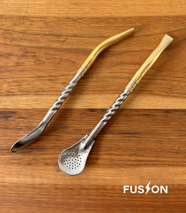 Producto - Bombilla Pico de Loro Premium con Aro Cincelada Dorada