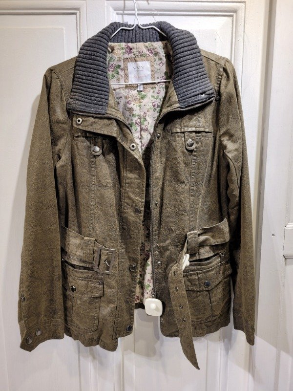 Producto - Campera VVY ecocuero verde cuello tejido Talle XS/S - PRECIO: 70X