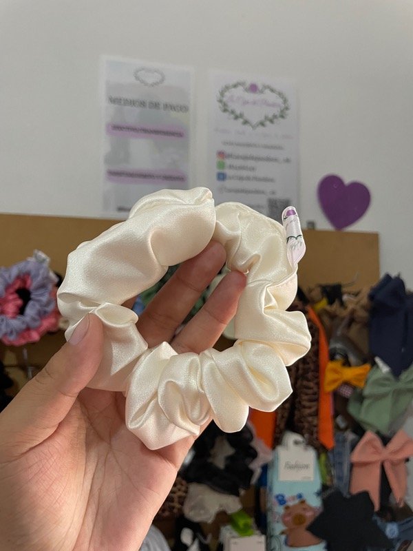 Producto - Scrunchie mini natural satén