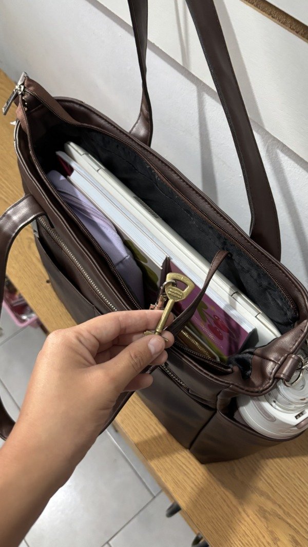 Producto - Cartera facultad Alma chocolate - 1