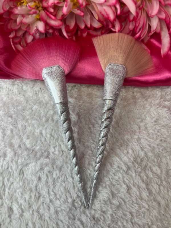 Producto - Brocha grande mango cuerno de unicornio