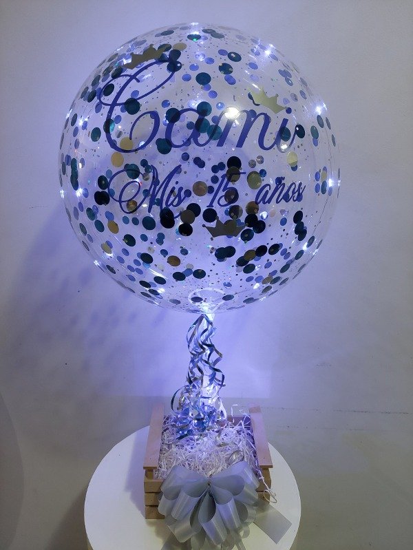 Producto - Arreglo de globo led personalizado con espacio para golosinas