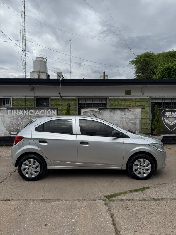 Producto - Chevrolet Onix 1.4 LT MT 2016 - 2