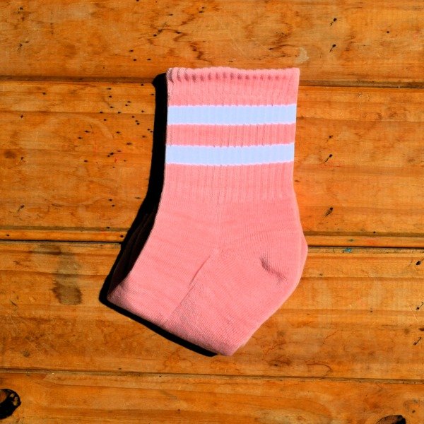 Producto - Tenis Rosa con líneas blancas