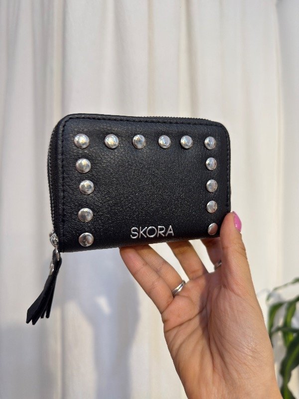 Producto - Billetera Tachas Skora