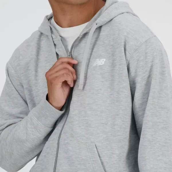 Producto - Campera New Balance Essentials Logo Hombre  MJA41501