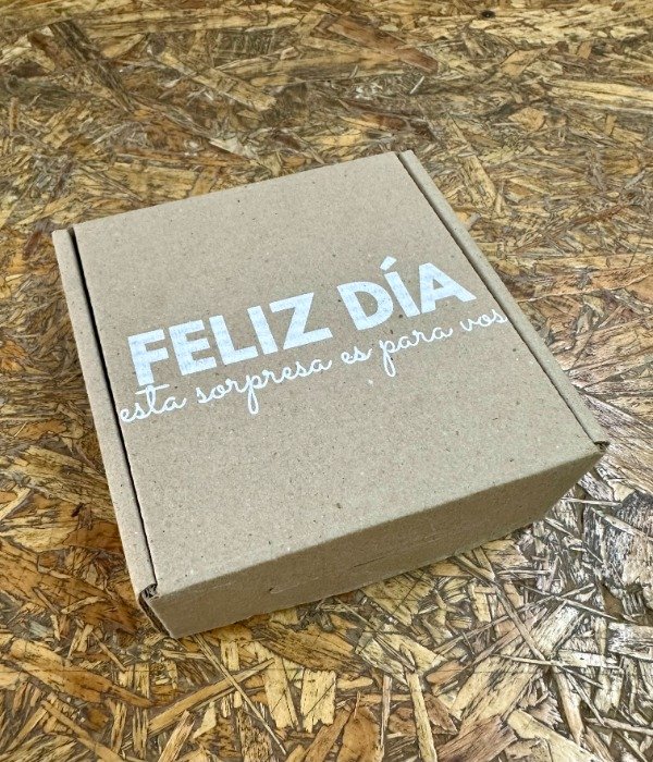 Producto - CAJA ECOMMERCE FELIZ DIA -COD. CC121  13X5X13