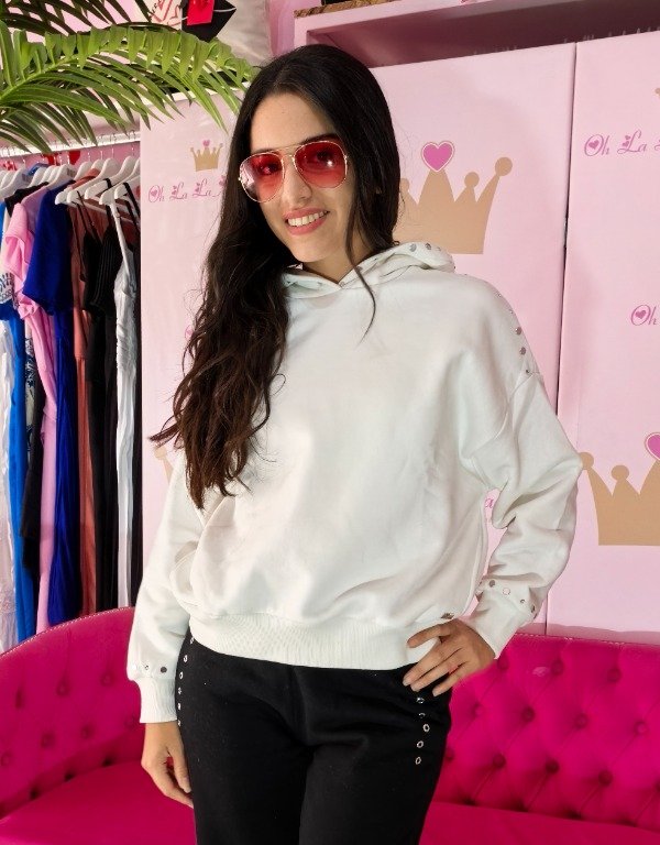 Producto - Buzo canguro Af Blanco con strass y tachas 02012