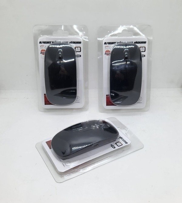 Producto - MOUSE INALAMBRICO A PILAS negro
