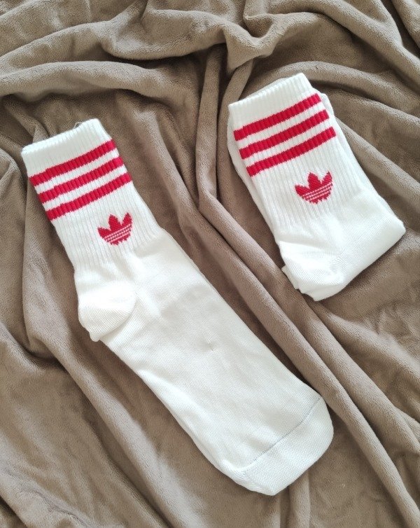 Producto - TENIS ALGODÓN ADIDAS BLANCAS CON ROJO