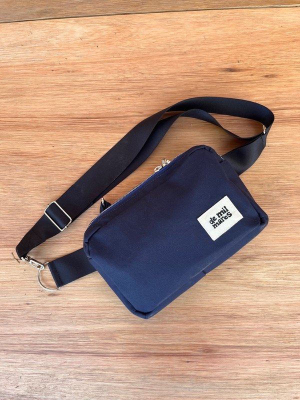 Producto - riñonera MAR: azul marino