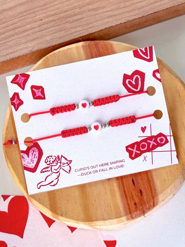 Producto - Pulseras rojas corazón tejidas