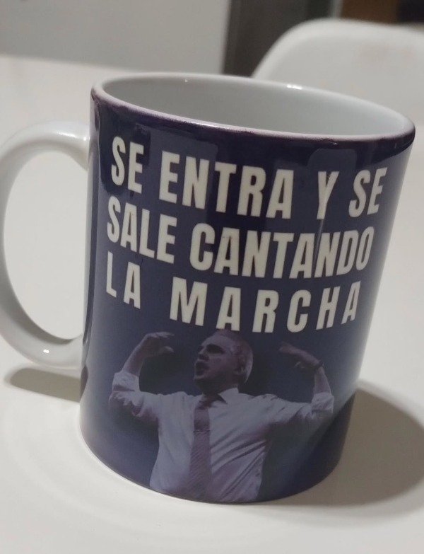 Producto - Taza Cerámica - Se entra y se sale cantando la marcha