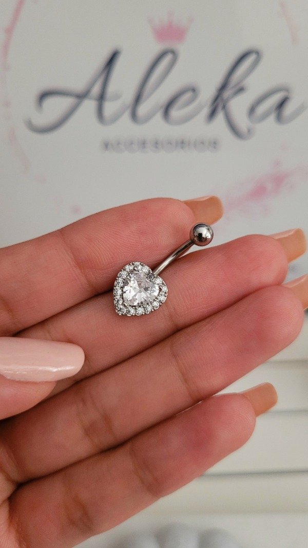 Producto - Piercing de ombligo modelo corazón de acero quirúrgico