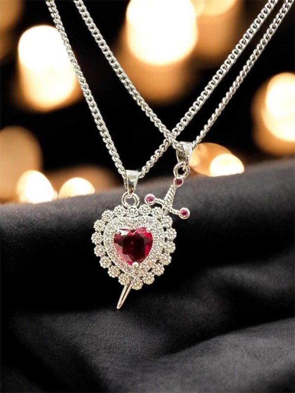 Producto - DIJE CORAZON Y ESPADA PLATEADO/ROJO CON CADENAS Y CAJA DE REGALO