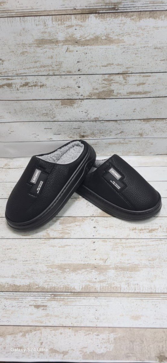 Producto - pantufla con piel adentro negro del 39 al 44 - 1