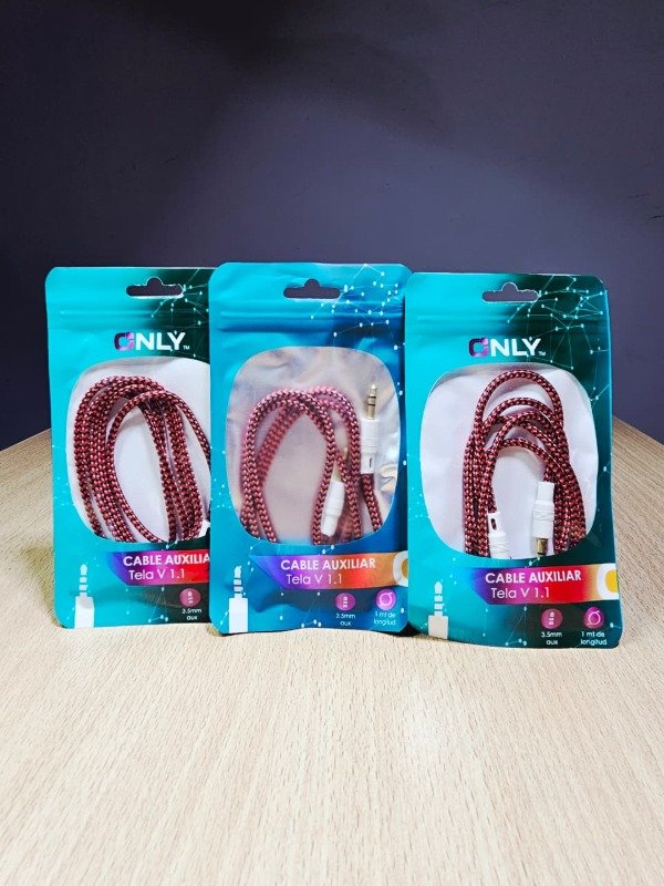 Producto - Cable Auxiliar de Audio Reforzado ONLY - 3.5mm a 3.5mm (1 Metro)