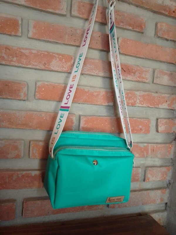 Producto - Cartera verde agua